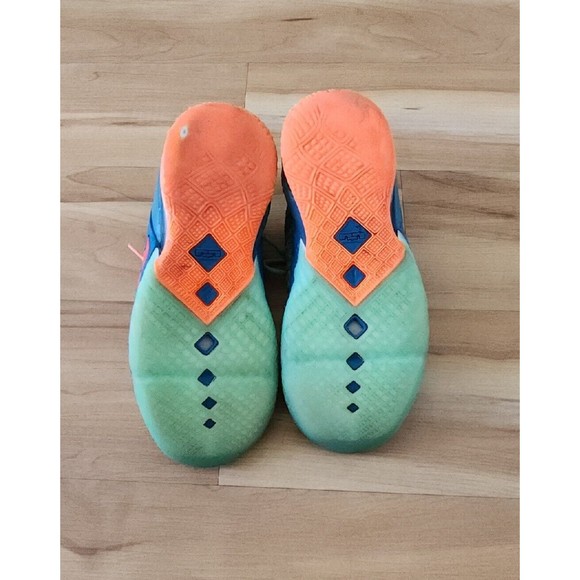 NIKE LEBRON XVIII GS "'WE ARE FAMILY'" Athletic Shoes Women's 8.5/ 7Y - Picture 10 of 10